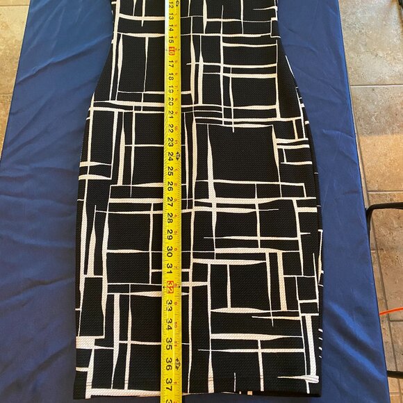 Lulus Black and Ivory Print Midi Dress Sz SMALL - Picture 5 of 8